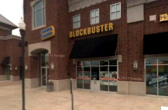 Blockbuster Video - Howell - 120 W Highland Rd (newer photo)